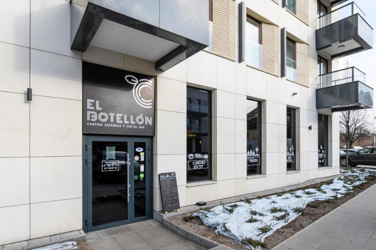 Bulwary Wislane P&O Serviced Apartments With Ac Varsovie Extérieur photo
