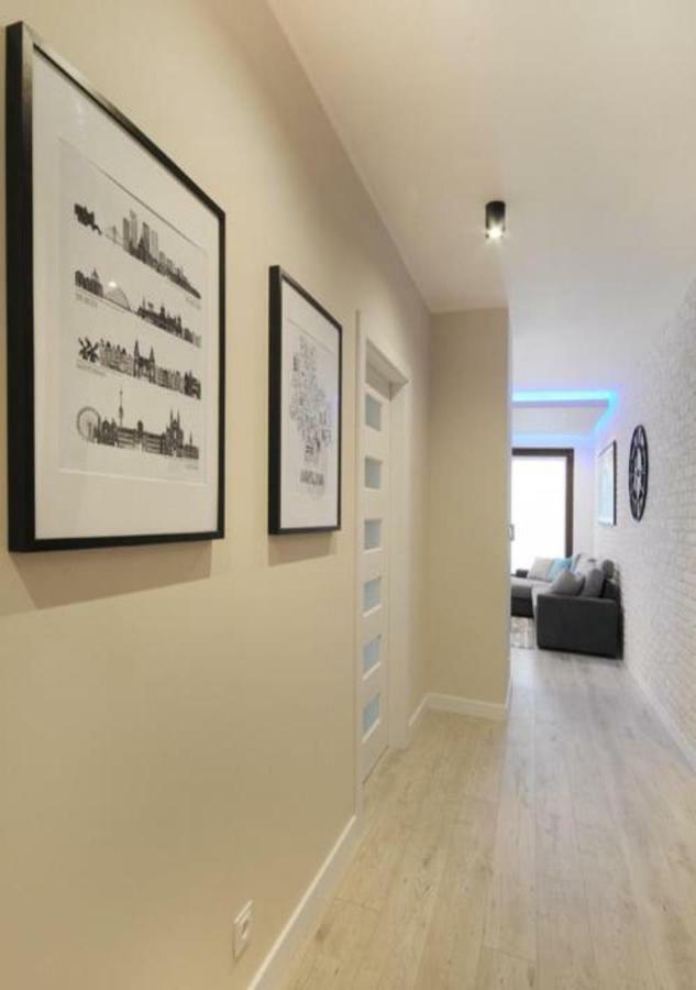 Bulwary Wislane P&O Serviced Apartments With Ac Varsovie Extérieur photo