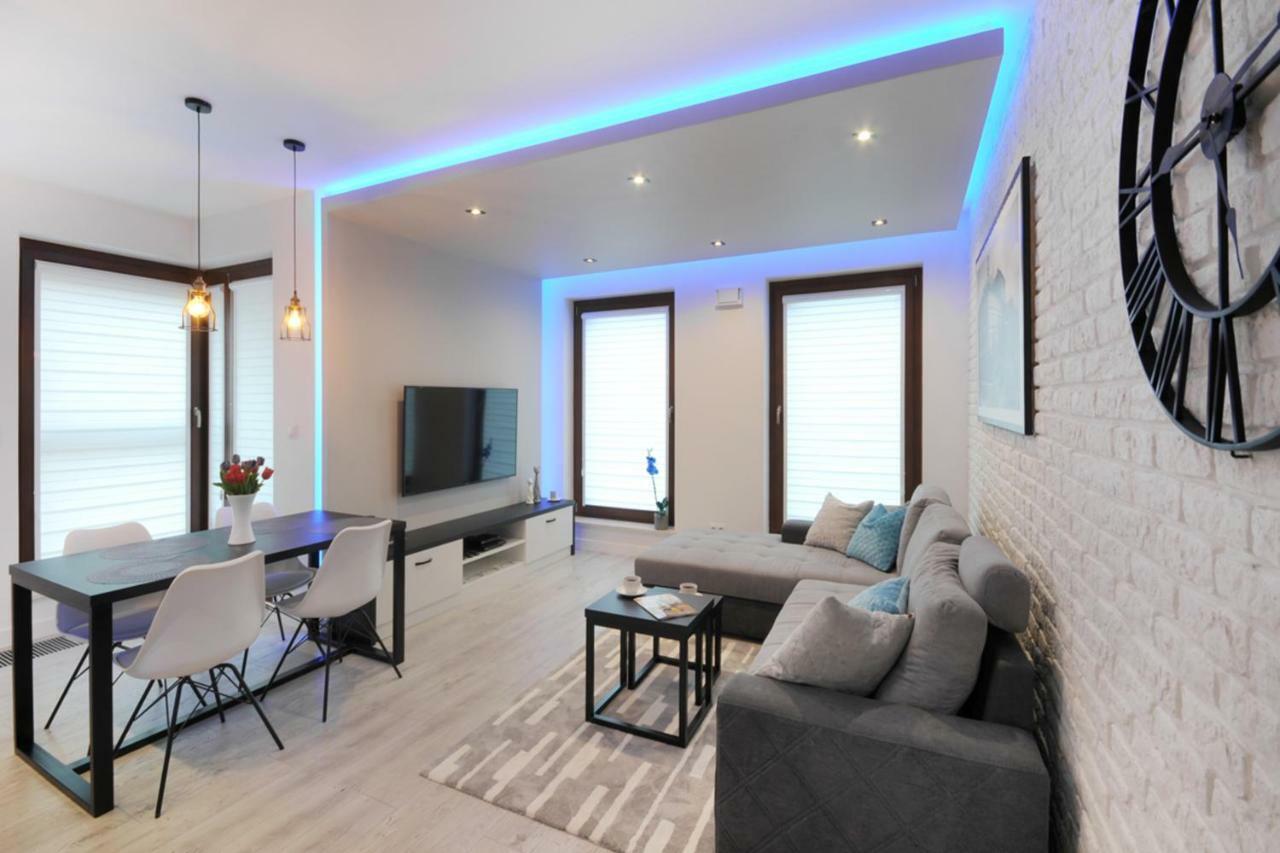 Bulwary Wislane P&O Serviced Apartments With Ac Varsovie Extérieur photo